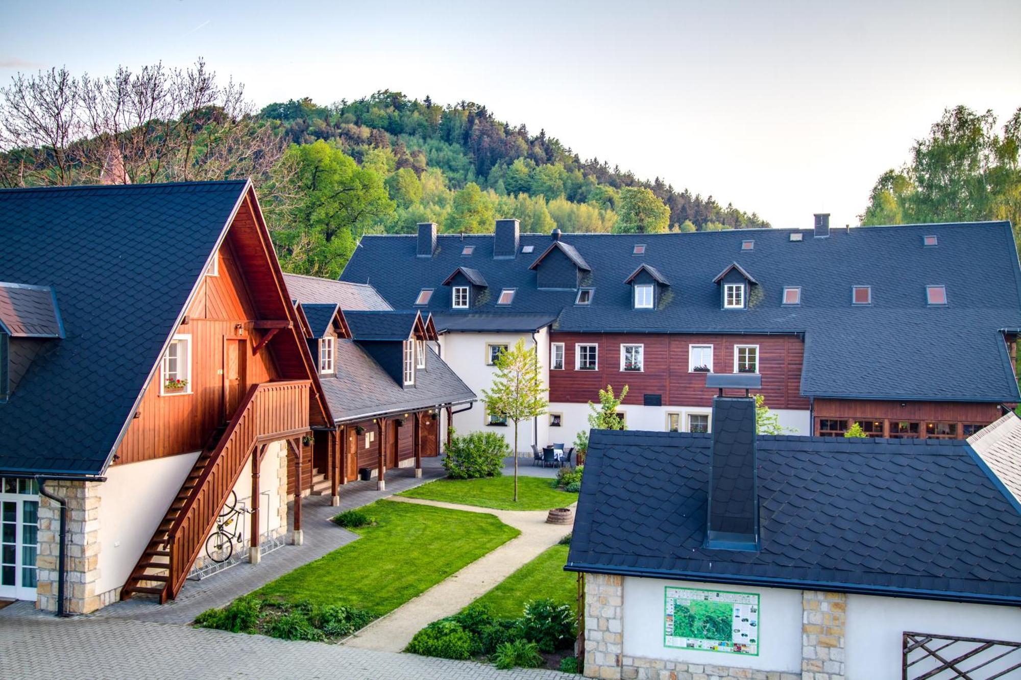 Apartmán-Hotel Jítravský Dvorec Rynoltice Exterior foto
